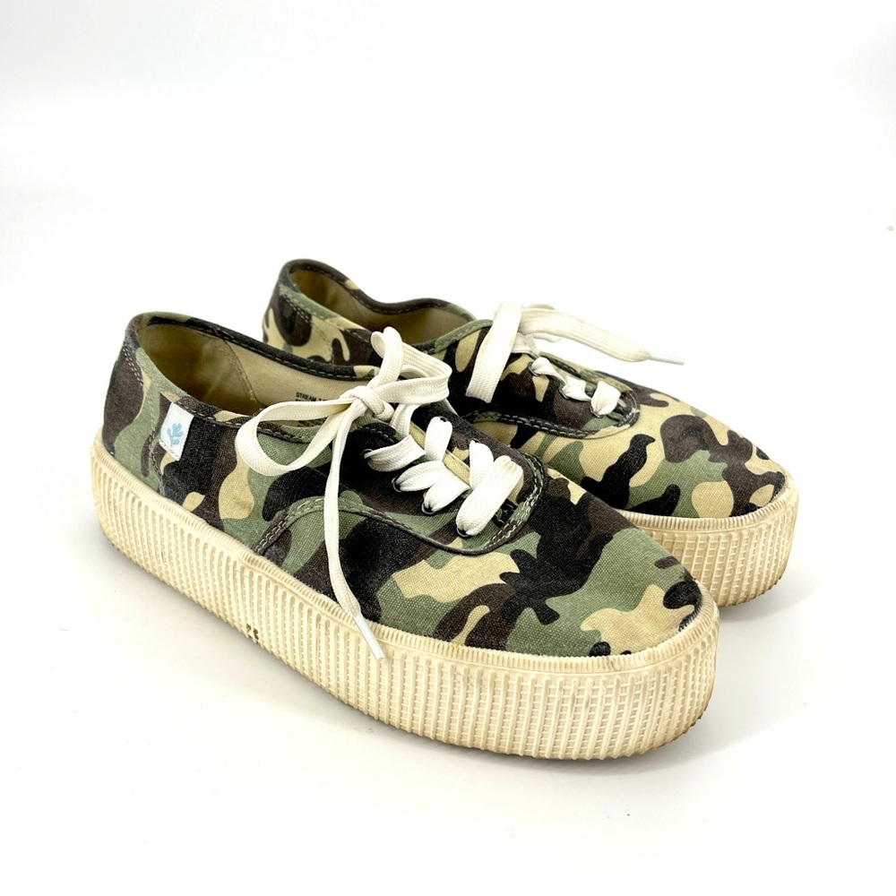 Steve Madden Cool Planet Stream Grunge Camo Sneakers Green Size 7.5